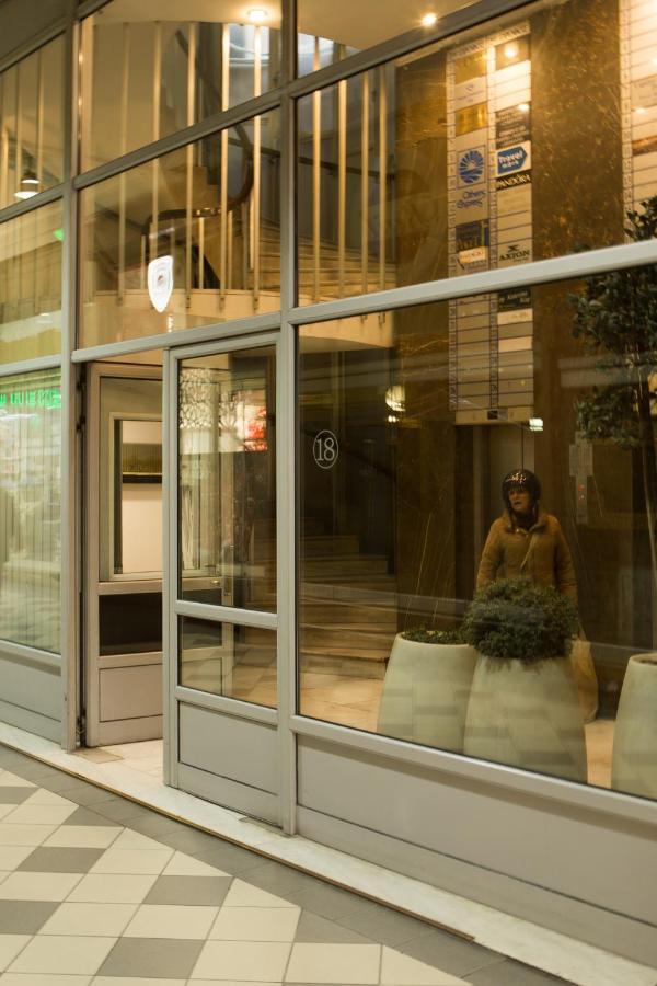 Appartamento Ermou 18 Mosaics Boutique Aprtm In Parliament Square Atene Esterno foto