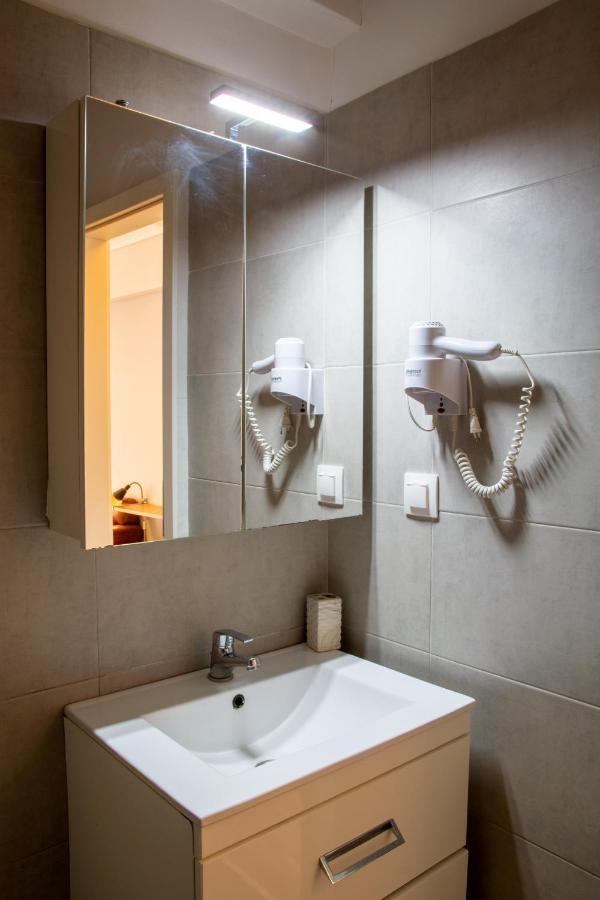 Appartamento Ermou 18 Mosaics Boutique Aprtm In Parliament Square Atene Esterno foto